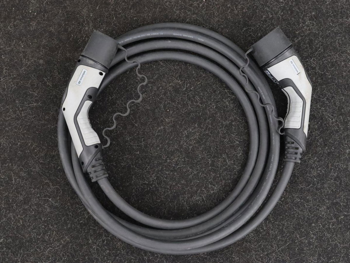 Hyundai IONIQ 5 Lounge 73kWh | Panoramadak | Stoelventilatie | Leder | Head-Up | Warmtepomp | Trekhaak | 360 Camera | Achterbankverwarming | Adaptive cruise | Navigatie | Full LED | Carplay