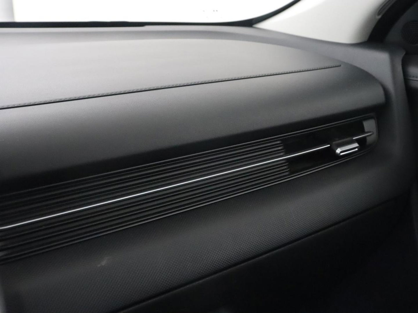 Hyundai IONIQ 5 Lounge 73kWh | Panoramadak | Stoelventilatie | Leder | Head-Up | Warmtepomp | Trekhaak | 360 Camera | Achterbankverwarming | Adaptive cruise | Navigatie | Full LED | Carplay