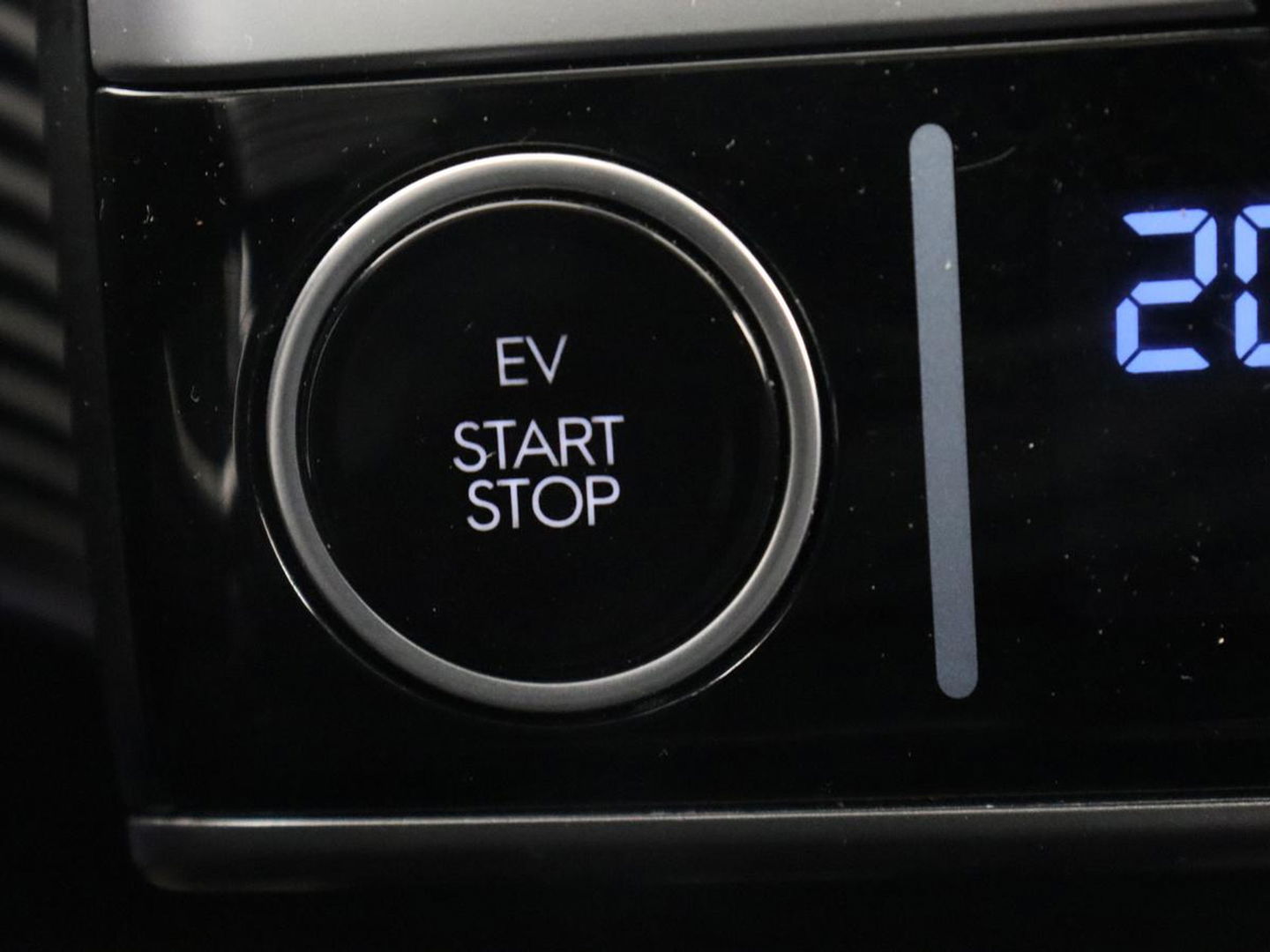 Hyundai IONIQ 5 Lounge 73kWh | Panoramadak | Stoelventilatie | Leder | Head-Up | Warmtepomp | Trekhaak | 360 Camera | Achterbankverwarming | Adaptive cruise | Navigatie | Full LED | Carplay