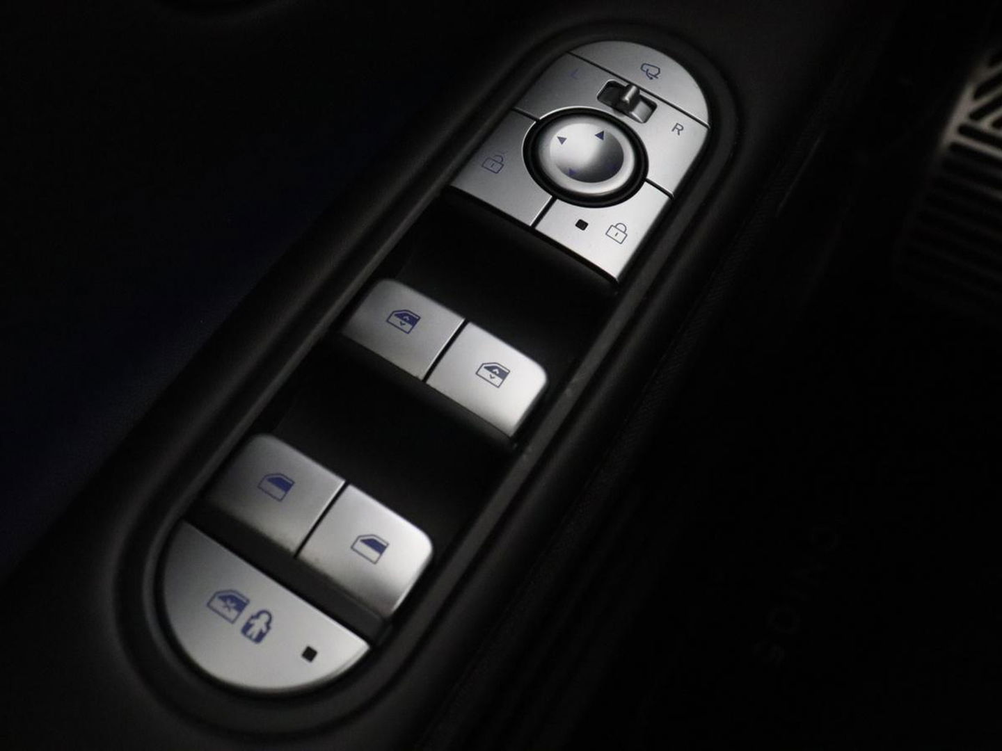 Hyundai IONIQ 5 Lounge 73kWh | Panoramadak | Stoelventilatie | Leder | Head-Up | Warmtepomp | Trekhaak | 360 Camera | Achterbankverwarming | Adaptive cruise | Navigatie | Full LED | Carplay