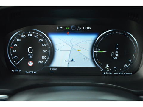 Volvo XC60 T8 Hybride AWD R-Design | Luchtvering | Panoramadak | Trekhaak 2100KG | Rondom stoelverwarming | 360 Camera |