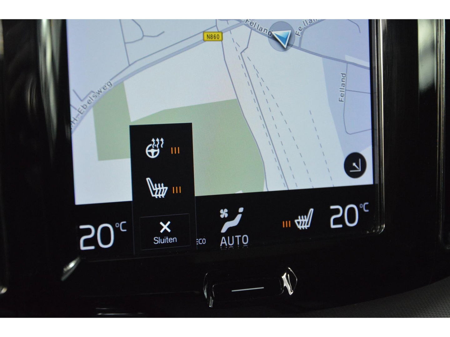 Volvo XC60 T8 Hybride AWD R-Design | Luchtvering | Panoramadak | Trekhaak 2100KG | Rondom stoelverwarming | 360 Camera |