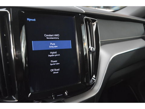 Volvo XC60 T8 Hybride AWD R-Design | Luchtvering | Panoramadak | Trekhaak 2100KG | Rondom stoelverwarming | 360 Camera |