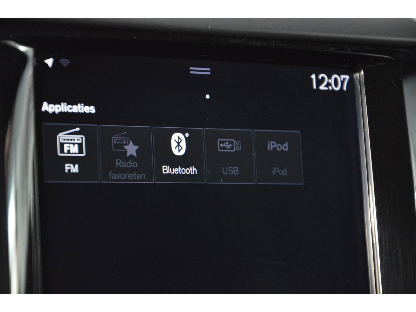 Volvo XC60 T8 Hybride AWD R-Design | Luchtvering | Panoramadak | Trekhaak 2100KG | Rondom stoelverwarming | 360 Camera |