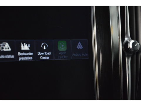 Volvo XC60 T8 Hybride AWD R-Design | Luchtvering | Panoramadak | Trekhaak 2100KG | Rondom stoelverwarming | 360 Camera |