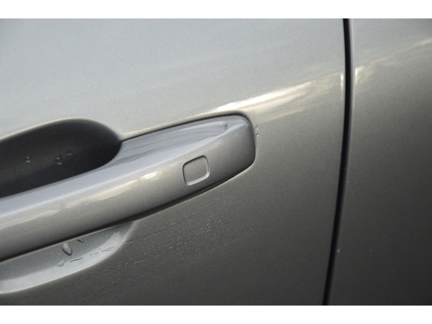 Volvo XC60 T8 Hybride AWD R-Design | Luchtvering | Panoramadak | Trekhaak 2100KG | Rondom stoelverwarming | 360 Camera |