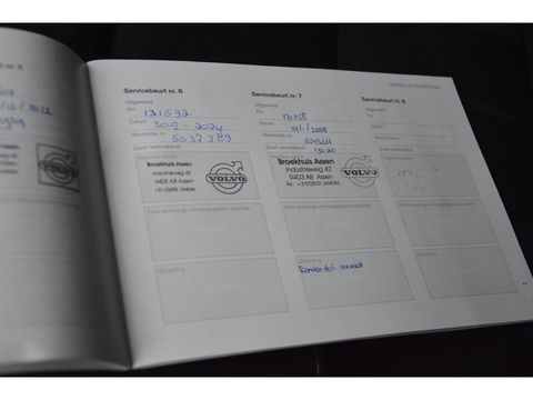 Volvo XC60 T8 Hybride AWD R-Design | Luchtvering | Panoramadak | Trekhaak 2100KG | Rondom stoelverwarming | 360 Camera |