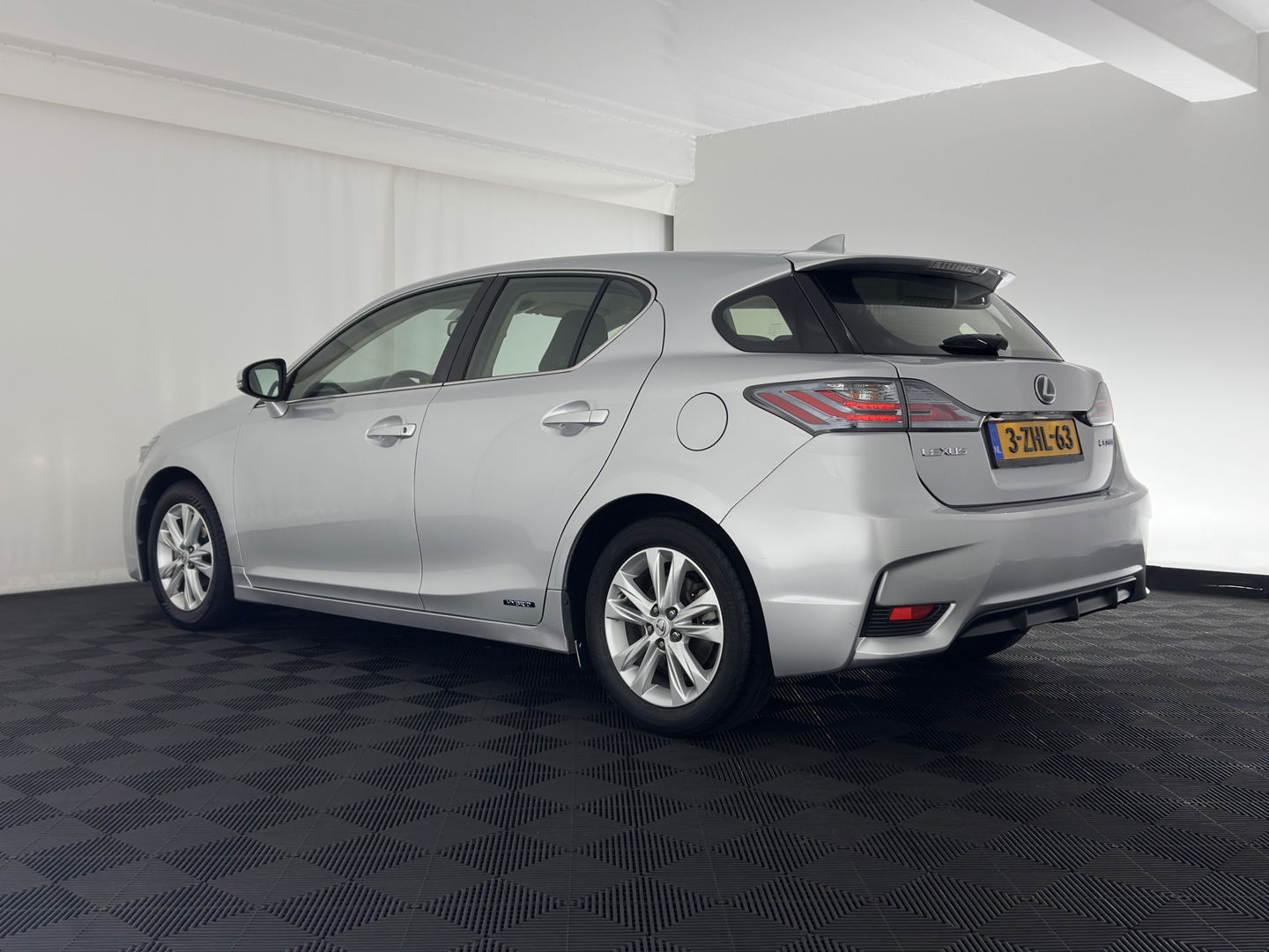 Lexus CT 200h Business Line Aut.*NAVI-FULLMAP | ALCANTARA | COMFORT-SEATS | CAMERA | ECC | CRUISE | 16''ALU*