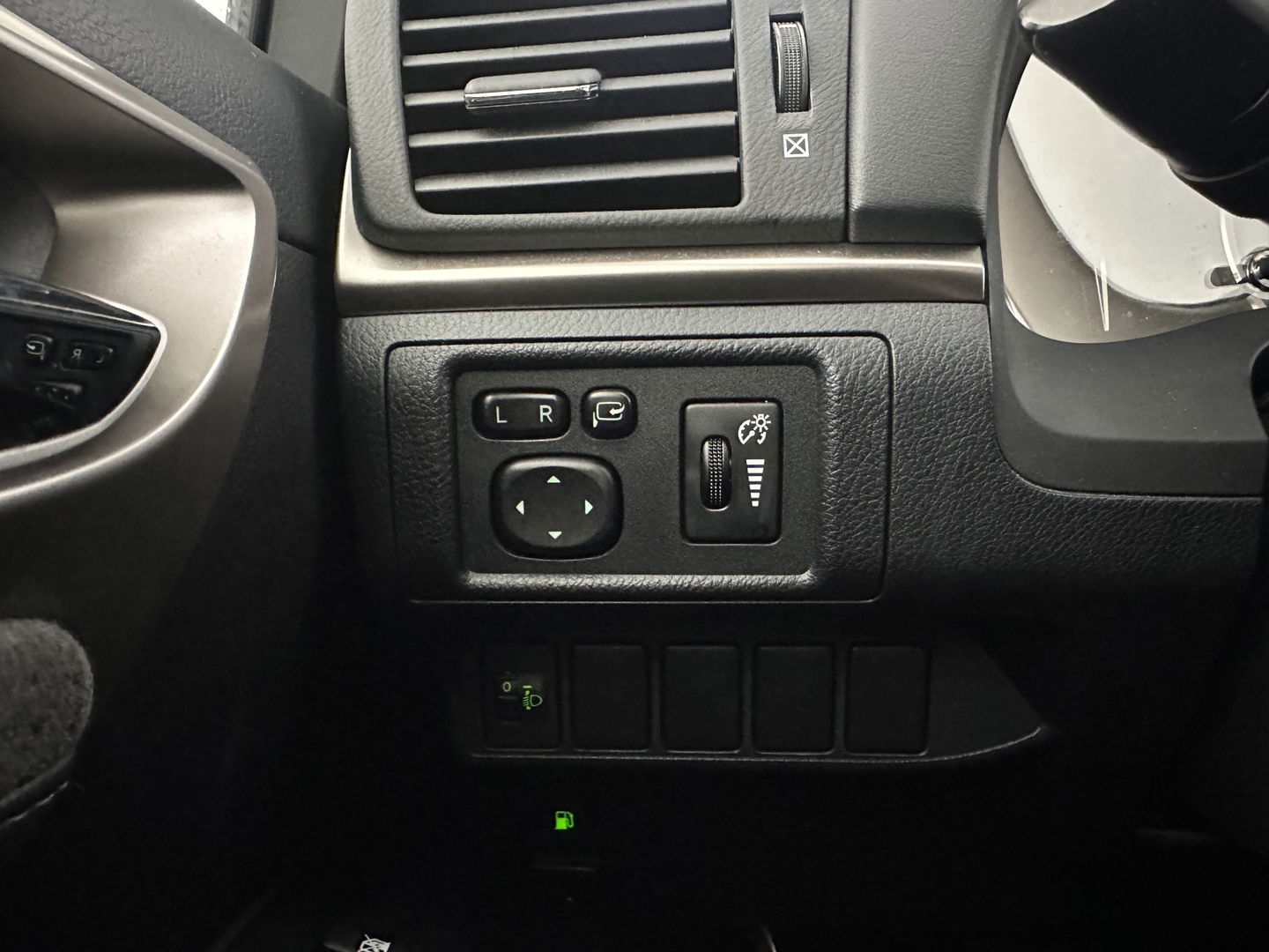 Lexus CT 200h Business Line Aut.*NAVI-FULLMAP | ALCANTARA | COMFORT-SEATS | CAMERA | ECC | CRUISE | 16''ALU*