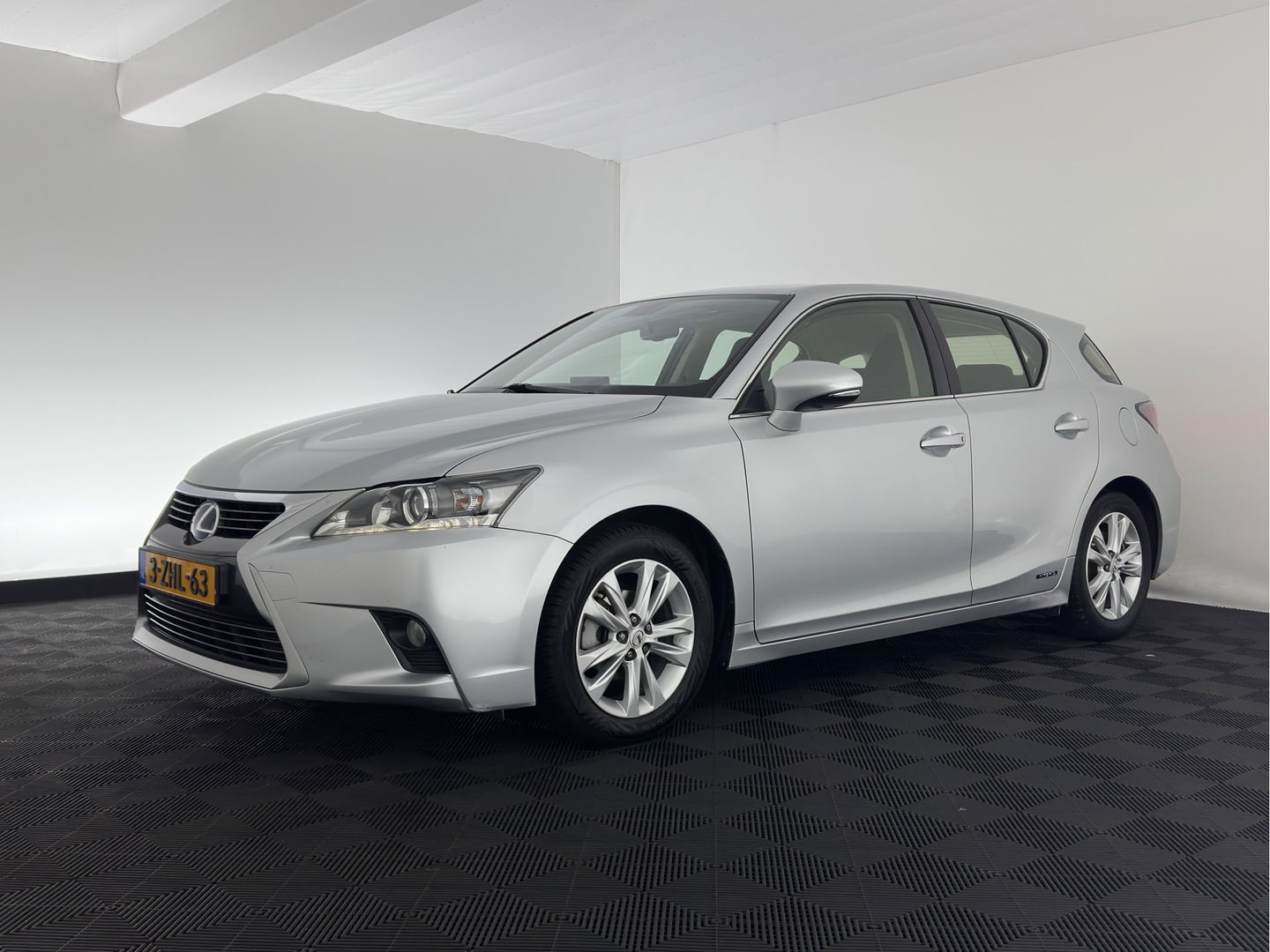 Lexus CT 200h Business Line Aut.*NAVI-FULLMAP | ALCANTARA | COMFORT-SEATS | CAMERA | ECC | CRUISE | 16''ALU*