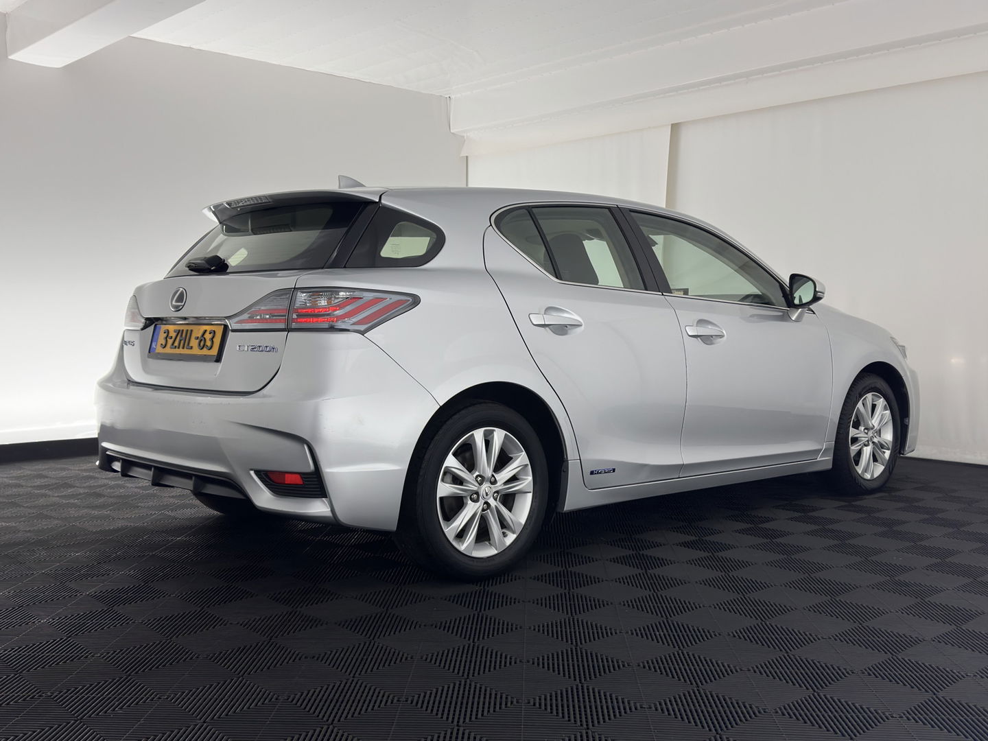 Lexus CT 200h Business Line Aut.*NAVI-FULLMAP | ALCANTARA | COMFORT-SEATS | CAMERA | ECC | CRUISE | 16''ALU*