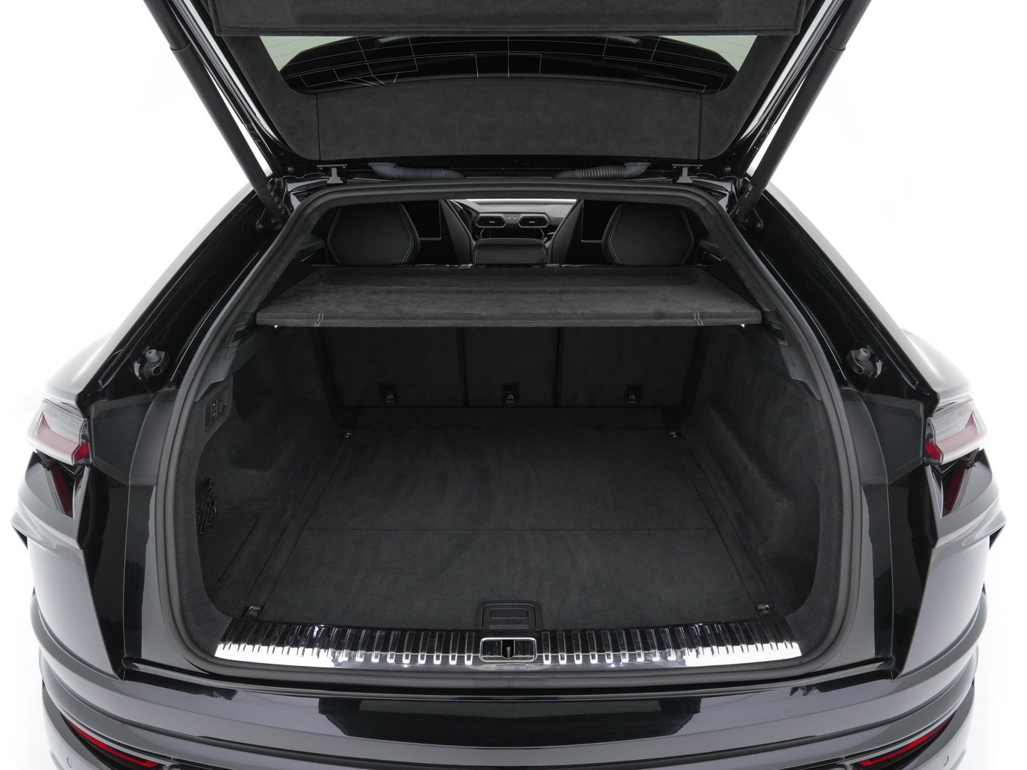 Lamborghini Urus 4.0 V8 Pearl Capsule (INCL-BTW) *CERAMIC-BRAKES | PANO | HEAD-UP | SOFT-CLOSE | LEATHER-ALCANTARA | FULL-LED | NIGHT-VISION | BANG&OLUFSEN | MEMORY-PACK | HEATED-SPORTSEATS | TOP-VIEW | ADAPTIVE-CRUISE | ...