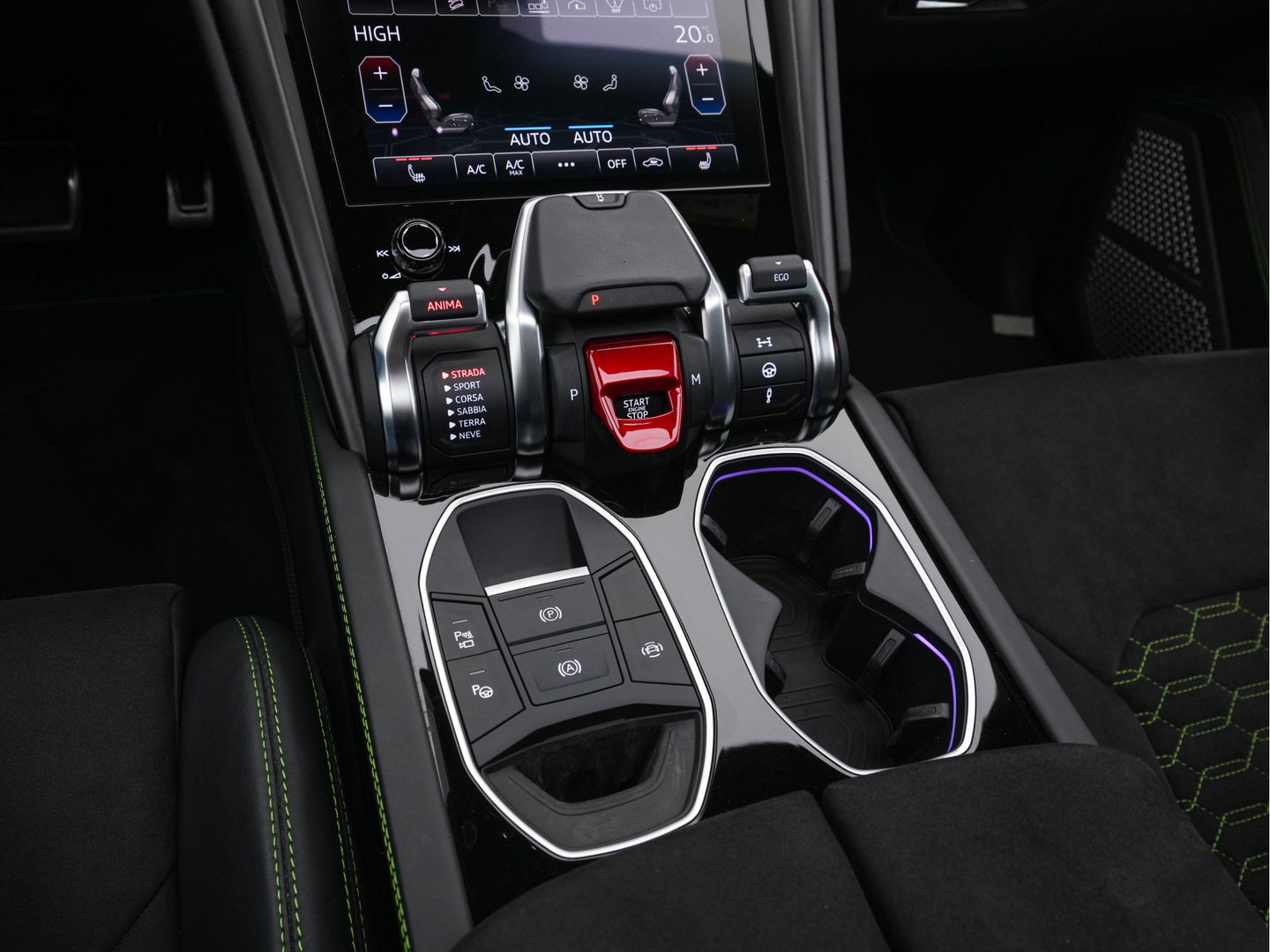 Lamborghini Urus 4.0 V8 Pearl Capsule (INCL-BTW) *CERAMIC-BRAKES | PANO | HEAD-UP | SOFT-CLOSE | LEATHER-ALCANTARA | FULL-LED | NIGHT-VISION | BANG&OLUFSEN | MEMORY-PACK | HEATED-SPORTSEATS | TOP-VIEW | ADAPTIVE-CRUISE | ...