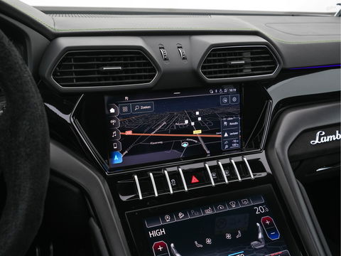 Lamborghini Urus 4.0 V8 Pearl Capsule (INCL-BTW) *CERAMIC-BRAKES | PANO | HEAD-UP | SOFT-CLOSE | LEATHER-ALCANTARA | FULL-LED | NIGHT-VISION | BANG&OLUFSEN | MEMORY-PACK | HEATED-SPORTSEATS | TOP-VIEW | ADAPTIVE-CRUISE | ...