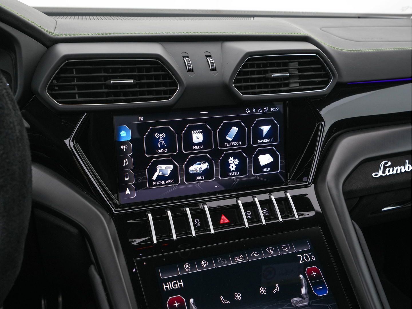 Lamborghini Urus 4.0 V8 Pearl Capsule (INCL-BTW) *CERAMIC-BRAKES | PANO | HEAD-UP | SOFT-CLOSE | LEATHER-ALCANTARA | FULL-LED | NIGHT-VISION | BANG&OLUFSEN | MEMORY-PACK | HEATED-SPORTSEATS | TOP-VIEW | ADAPTIVE-CRUISE | ...