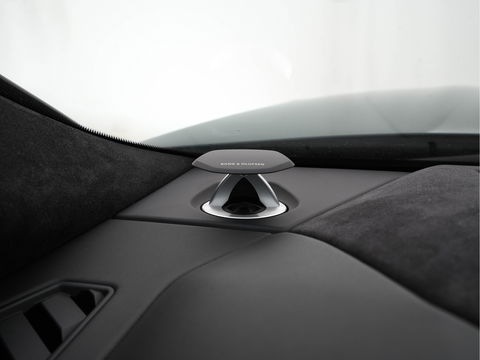 Lamborghini Urus 4.0 V8 Pearl Capsule (INCL-BTW) *CERAMIC-BRAKES | PANO | HEAD-UP | SOFT-CLOSE | LEATHER-ALCANTARA | FULL-LED | NIGHT-VISION | BANG&OLUFSEN | MEMORY-PACK | HEATED-SPORTSEATS | TOP-VIEW | ADAPTIVE-CRUISE | ...