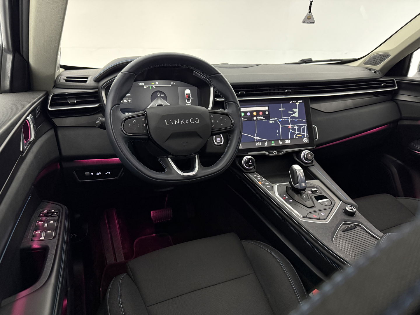 Lynk Co 01 1.5 Black Edition | SOH 98% | Pano | Memory | Adap. Cruise | Sfeerverl. | 360° | Virtual | Carplay | Keyless | NAP