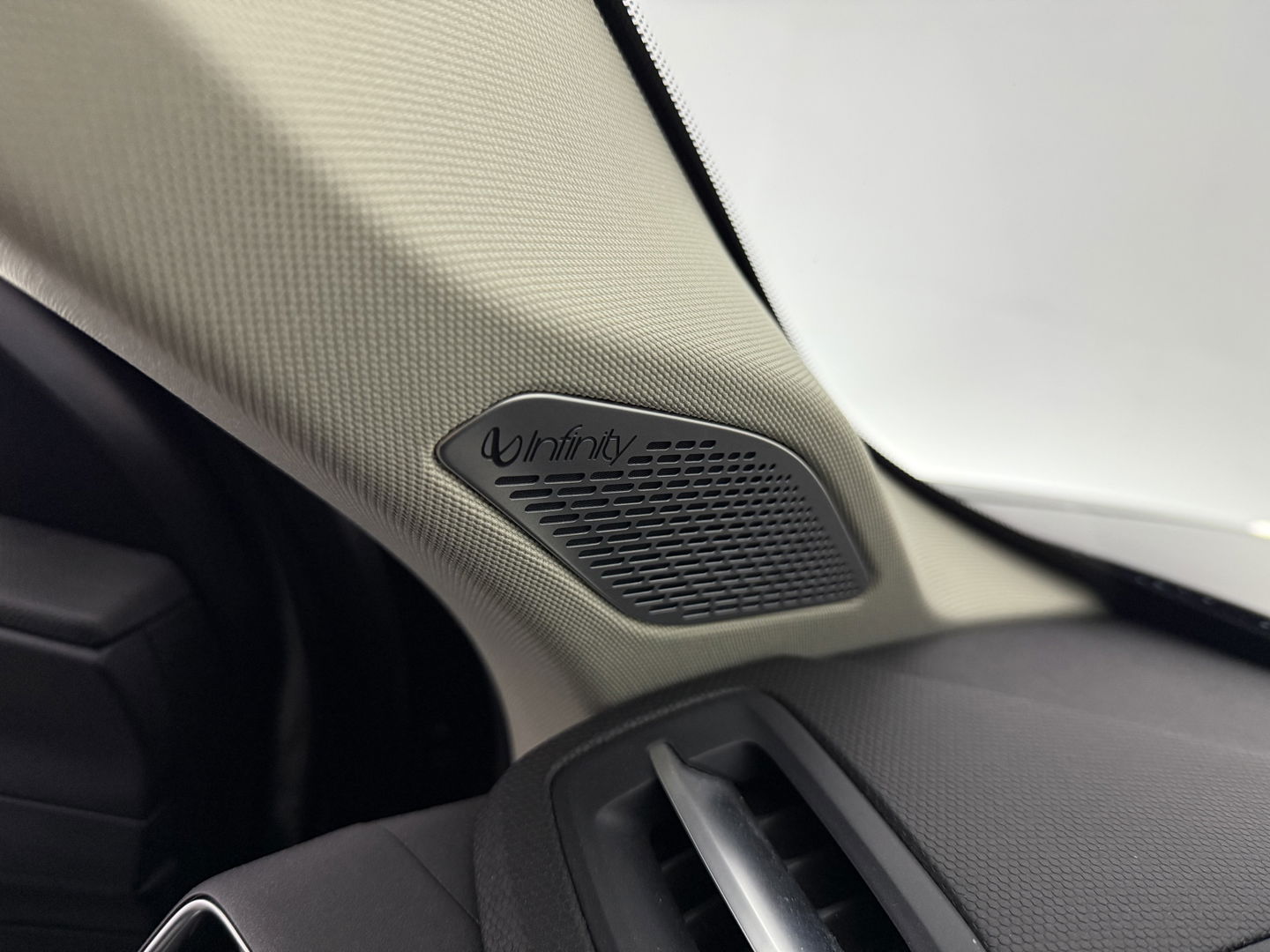 Lynk Co 01 1.5 Black Edition | SOH 98% | Pano | Memory | Adap. Cruise | Sfeerverl. | 360° | Virtual | Carplay | Keyless | NAP