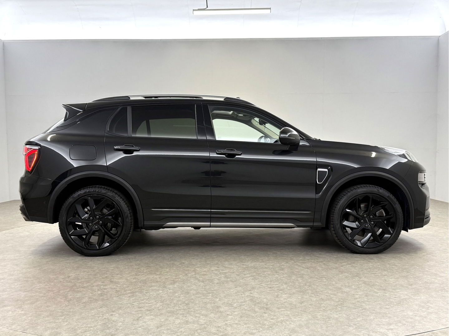 Lynk Co 01 1.5 Black Edition | SOH 98% | Pano | Memory | Adap. Cruise | Sfeerverl. | 360° | Virtual | Carplay | Keyless | NAP