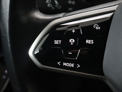 Volkswagen ID.5 Pro 77 kWh | Trekhaak | Stoelverwarming | Matrix LED | Camera | Carplay | Keyless | Stuurverwarming | Adaptive cruise | Navigatie | 20'' | Park Assist