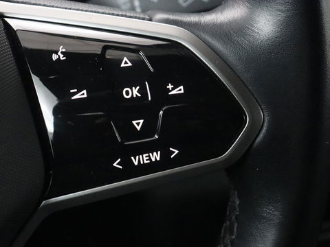 Volkswagen ID.5 Pro 77 kWh | Trekhaak | Stoelverwarming | Matrix LED | Camera | Carplay | Keyless | Stuurverwarming | Adaptive cruise | Navigatie | 20'' | Park Assist