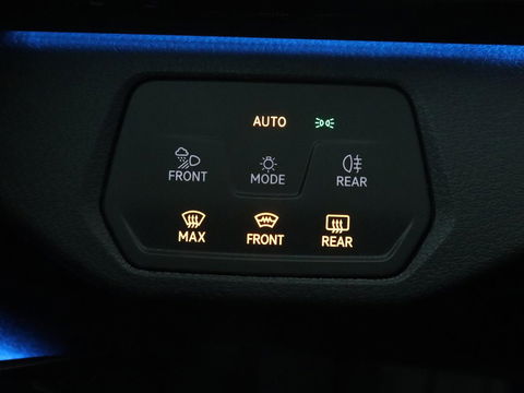 Volkswagen ID.5 Pro 77 kWh | Trekhaak | Stoelverwarming | Matrix LED | Camera | Carplay | Keyless | Stuurverwarming | Adaptive cruise | Navigatie | 20'' | Park Assist