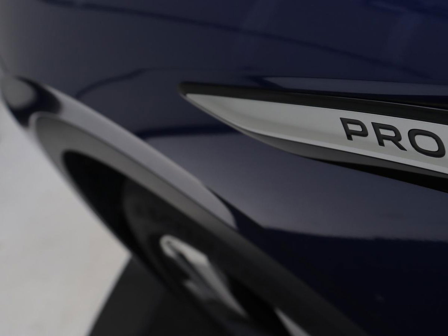 Volkswagen ID.5 Pro 77 kWh | Trekhaak | Stoelverwarming | Matrix LED | Camera | Carplay | Keyless | Stuurverwarming | Adaptive cruise | Navigatie | 20'' | Park Assist