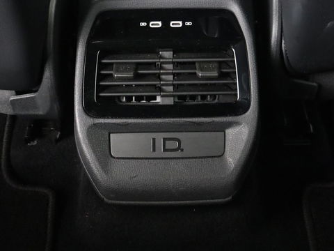 Volkswagen ID.5 Pro 77 kWh | Trekhaak | Stoelverwarming | Matrix LED | Camera | Carplay | Keyless | Stuurverwarming | Adaptive cruise | Navigatie | 20'' | Park Assist