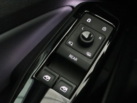 Volkswagen ID.5 Pro 77 kWh | Trekhaak | Stoelverwarming | Matrix LED | Camera | Carplay | Keyless | Stuurverwarming | Adaptive cruise | Navigatie | 20'' | Park Assist