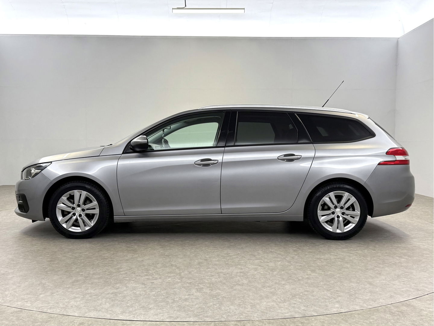 Peugeot 308 1.2 PureTech | Pano | Carplay | Clima | Cruise | Navi | Parkeersens. | NAP