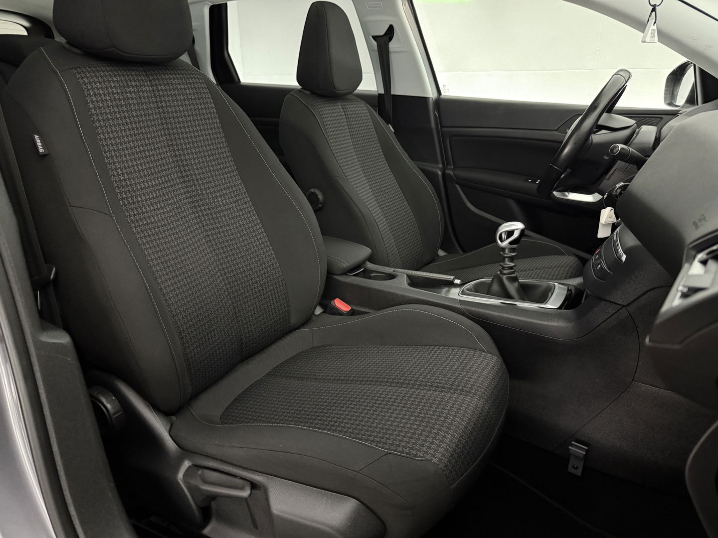 Peugeot 308 1.2 PureTech | Pano | Carplay | Clima | Cruise | Navi | Parkeersens. | NAP