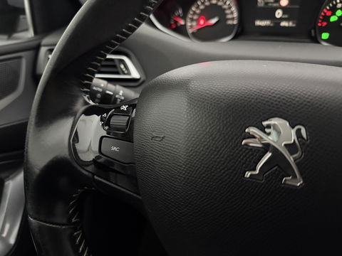 Peugeot 308 1.2 PureTech | Pano | Carplay | Clima | Cruise | Navi | Parkeersens. | NAP