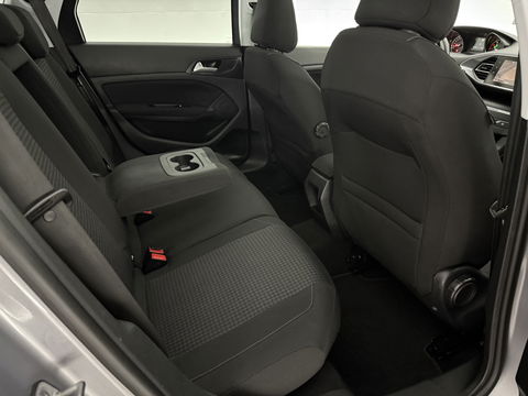 Peugeot 308 1.2 PureTech | Pano | Carplay | Clima | Cruise | Navi | Parkeersens. | NAP