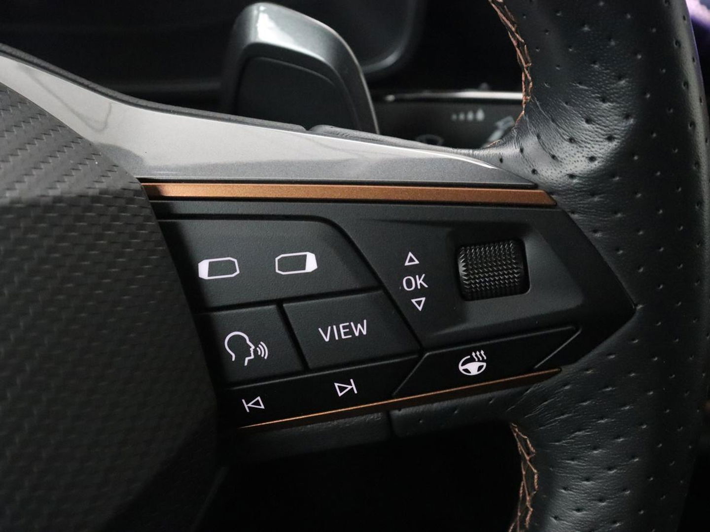 CUPRA Formentor 1.4 eHybrid VZ | 245pk | Stoelverwarming | Camera | Adaptive cruise | Sfeerverlichting | Navigatie | Keyless | 19'' | Stuurverwarming | Full LED | PHEV | Plug In