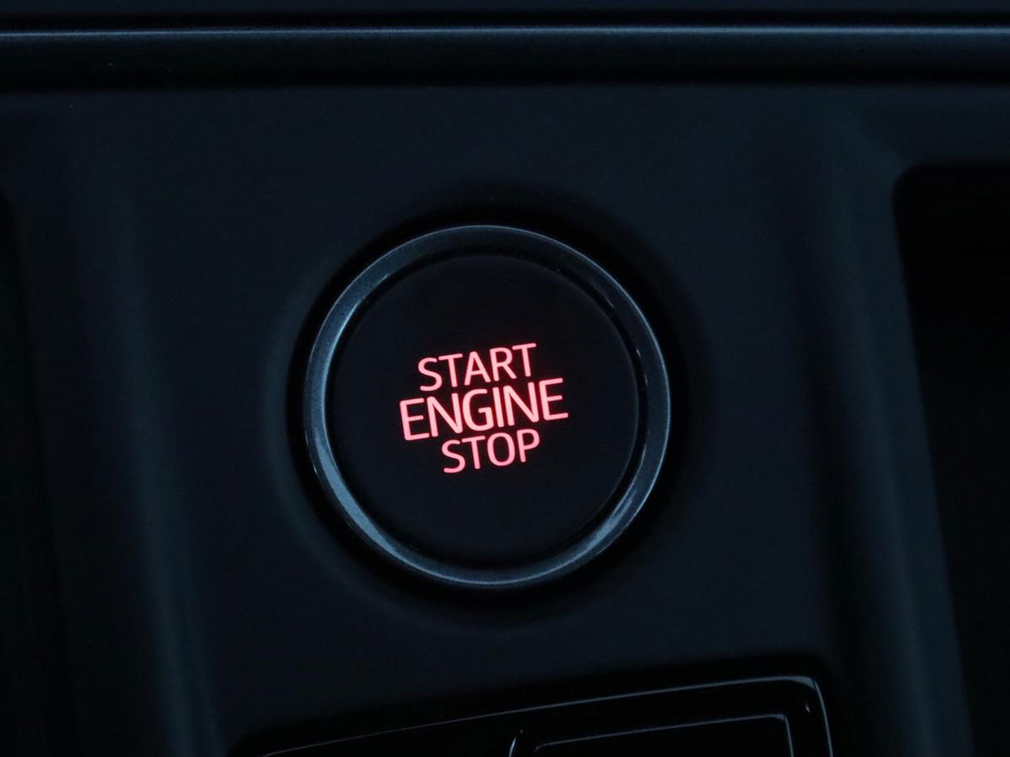 CUPRA Formentor 1.4 eHybrid VZ | 245pk | Stoelverwarming | Camera | Adaptive cruise | Sfeerverlichting | Navigatie | Keyless | 19'' | Stuurverwarming | Full LED | PHEV | Plug In