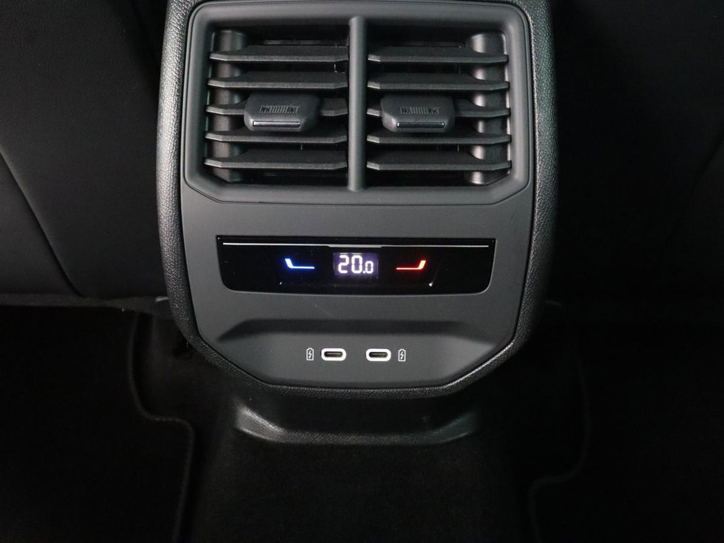 CUPRA Formentor 1.4 eHybrid VZ | 245pk | Stoelverwarming | Camera | Adaptive cruise | Sfeerverlichting | Navigatie | Keyless | 19'' | Stuurverwarming | Full LED | PHEV | Plug In