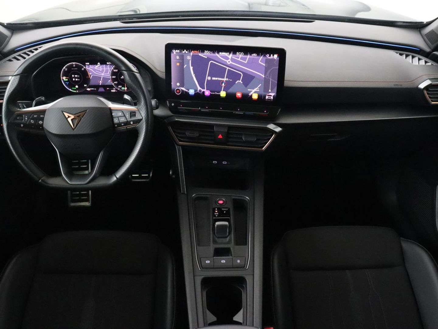 CUPRA Formentor 1.4 eHybrid VZ | 245pk | Stoelverwarming | Camera | Adaptive cruise | Sfeerverlichting | Navigatie | Keyless | 19'' | Stuurverwarming | Full LED | PHEV | Plug In