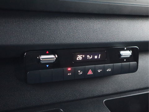 Mercedes-Benz eSprinter eSprinter 55 kWh 100% Elektrisch L2H2 - Camera - Airco