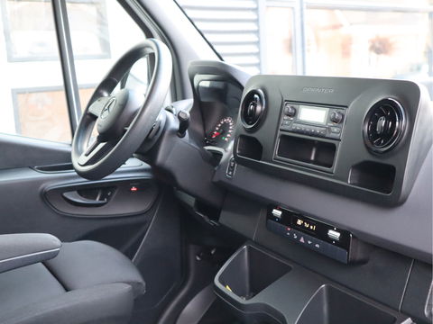 Mercedes-Benz eSprinter eSprinter 55 kWh 100% Elektrisch L2H2 - Camera - Airco