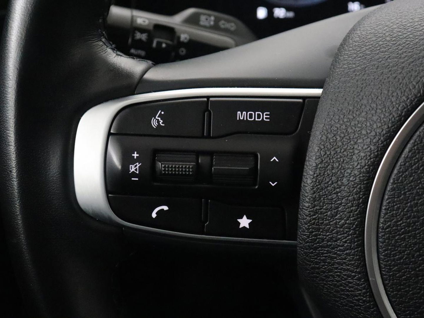 Kia Sportage 1.6 T-GDi DynamicLine | Adaptive cruise | Camera | Carplay | Navigatie | Full LED | DAB | Parkeerhulp | Digital Cockpit | Climate control | Cruise control | Bluetooth