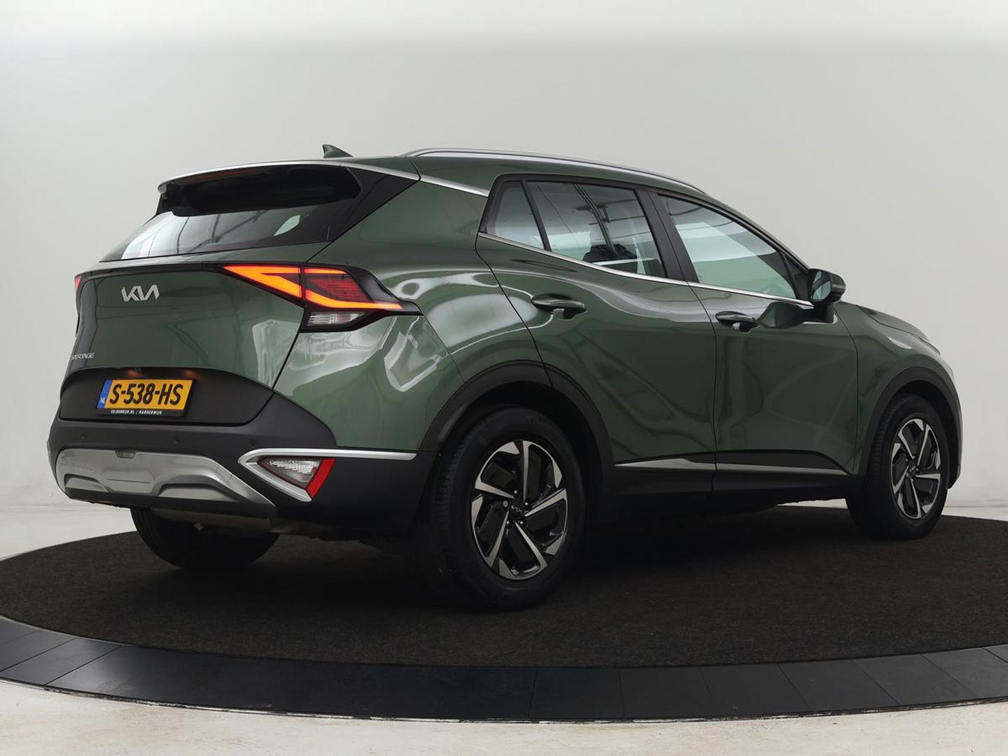 Kia Sportage 1.6 T-GDi DynamicLine | Adaptive cruise | Camera | Carplay | Navigatie | Full LED | DAB | Parkeerhulp | Digital Cockpit | Climate control | Cruise control | Bluetooth