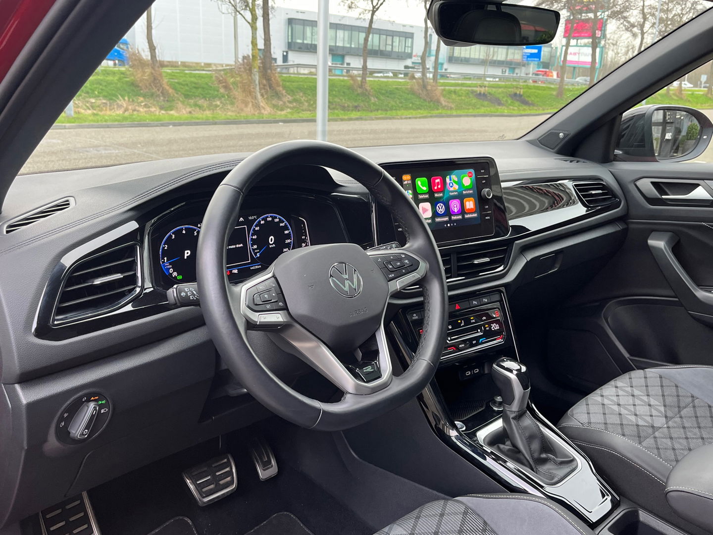 Volkswagen T-Roc 1.5 TSI R-Line|Pano|Beats|IQ.Light|Camera|ACC|Keyless|Carplay|Stoelverwarming|150PK