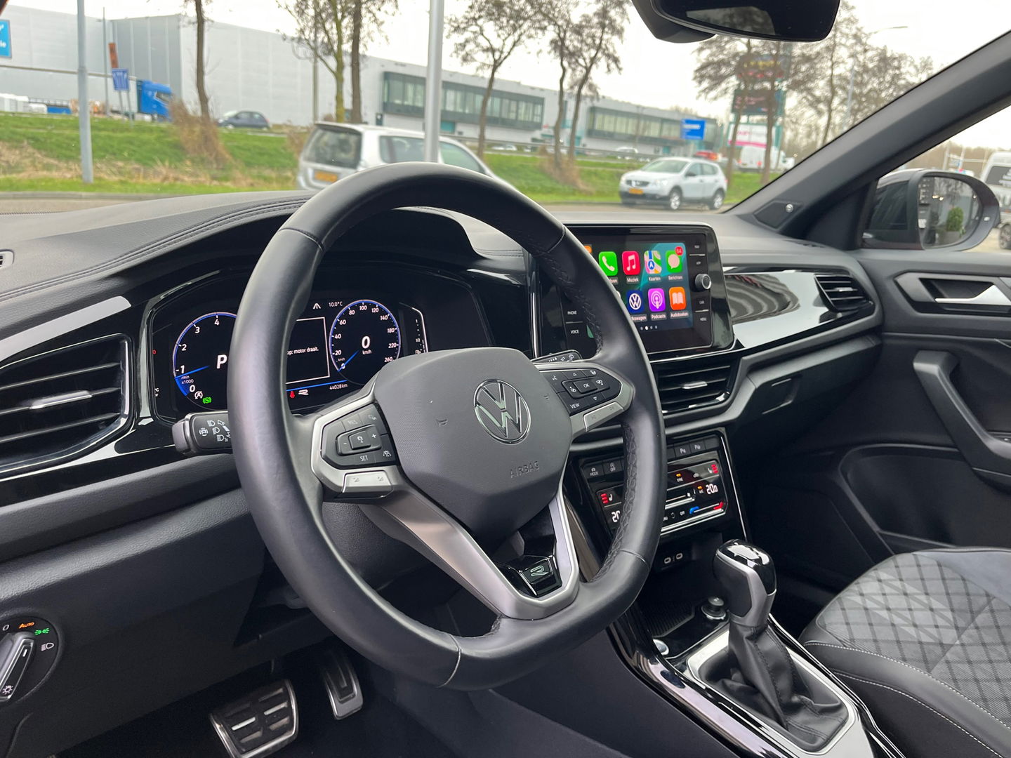 Volkswagen T-Roc 1.5 TSI R-Line|Pano|Beats|IQ.Light|Camera|ACC|Keyless|Carplay|Stoelverwarming|150PK