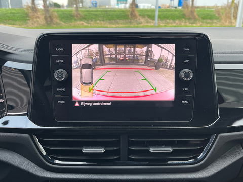 Volkswagen T-Roc 1.5 TSI R-Line|Pano|Beats|IQ.Light|Camera|ACC|Keyless|Carplay|Stoelverwarming|150PK