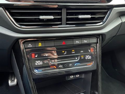 Volkswagen T-Roc 1.5 TSI R-Line|Pano|Beats|IQ.Light|Camera|ACC|Keyless|Carplay|Stoelverwarming|150PK