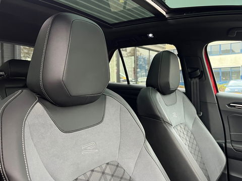 Volkswagen T-Roc 1.5 TSI R-Line|Pano|Beats|IQ.Light|Camera|ACC|Keyless|Carplay|Stoelverwarming|150PK