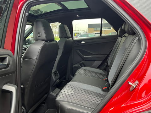 Volkswagen T-Roc 1.5 TSI R-Line|Pano|Beats|IQ.Light|Camera|ACC|Keyless|Carplay|Stoelverwarming|150PK