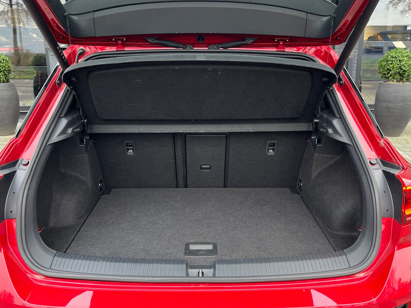 Volkswagen T-Roc 1.5 TSI R-Line|Pano|Beats|IQ.Light|Camera|ACC|Keyless|Carplay|Stoelverwarming|150PK