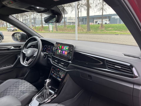 Volkswagen T-Roc 1.5 TSI R-Line|Pano|Beats|IQ.Light|Camera|ACC|Keyless|Carplay|Stoelverwarming|150PK