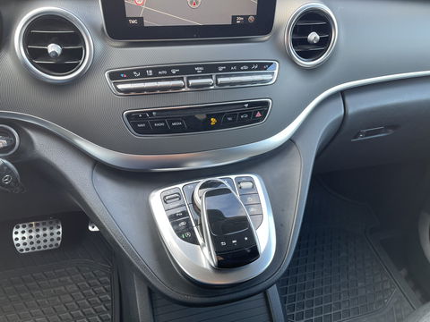 Mercedes-Benz V-Klasse 250d 190pk automaat Lang L2H1 Avantgarde 2 persoons / enkel cabine / vaste prijs rijklaar € 34.950 marge / extra stoelen los aanwezig / dubbele electrische schuifdeur / trekhaak / vol opties !